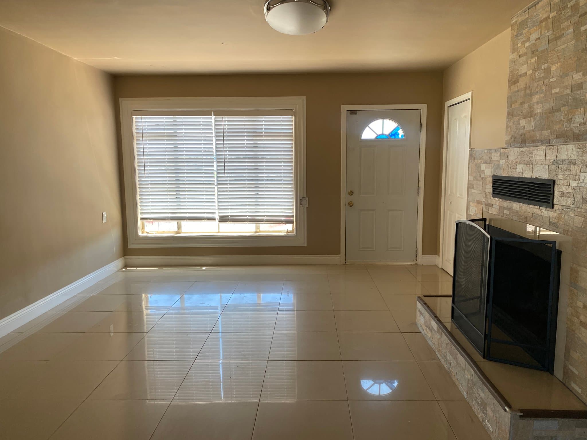 Palmdale House: 22317 East Avenue O