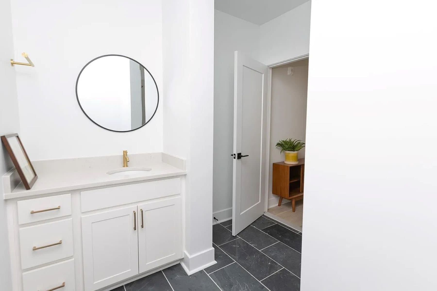 Baltimore Apartment: 1617 Eastern Avenue