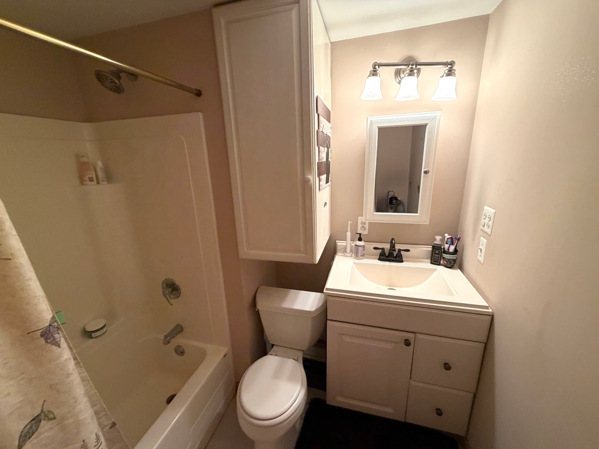 Commerce Township House: 320 Polvadera St