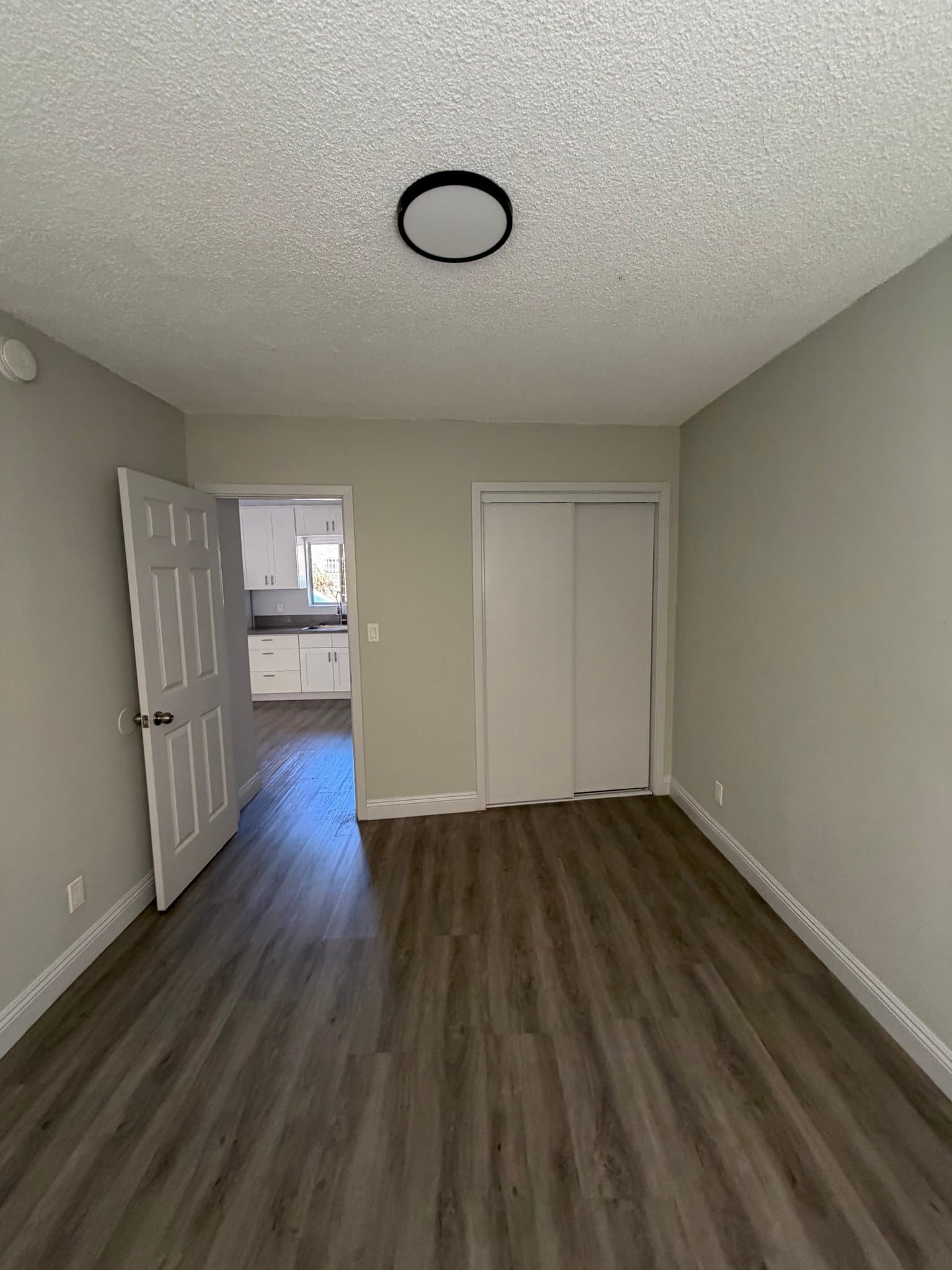 Los Angeles Apartment: 2508 West View St
