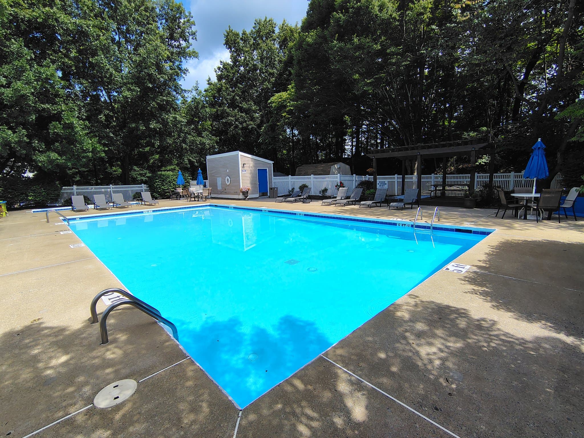 Lynchburg Apartment: 600 Reusens Road