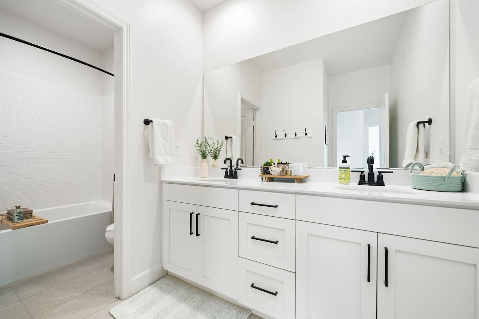 La Quinta House: 58132 Aragon Way