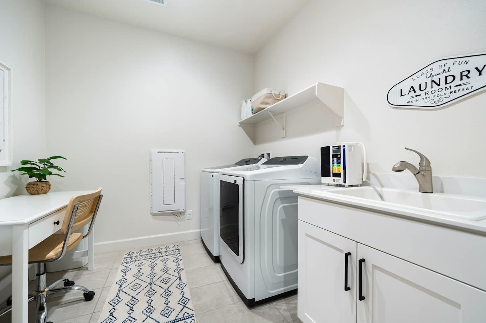La Quinta House: 58132 Aragon Way