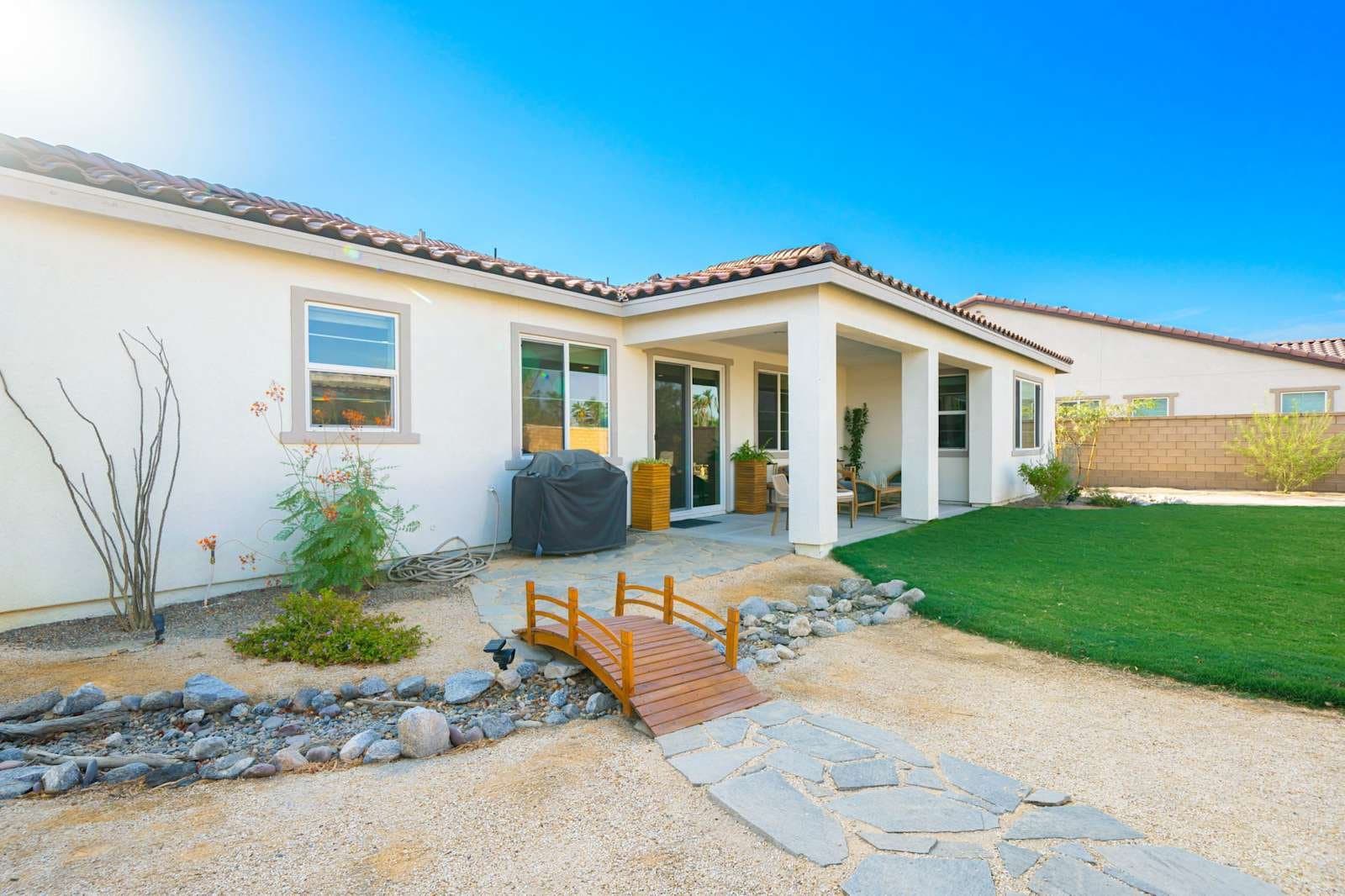 La Quinta House: 58132 Aragon Way