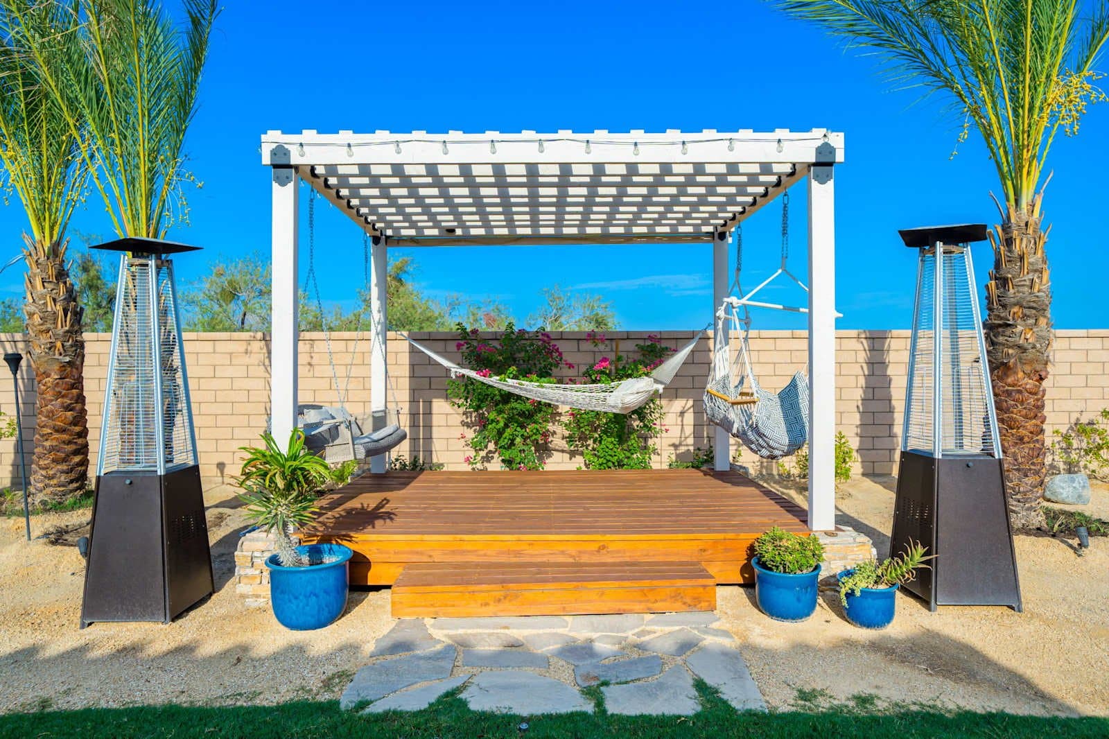 La Quinta House: 58132 Aragon Way