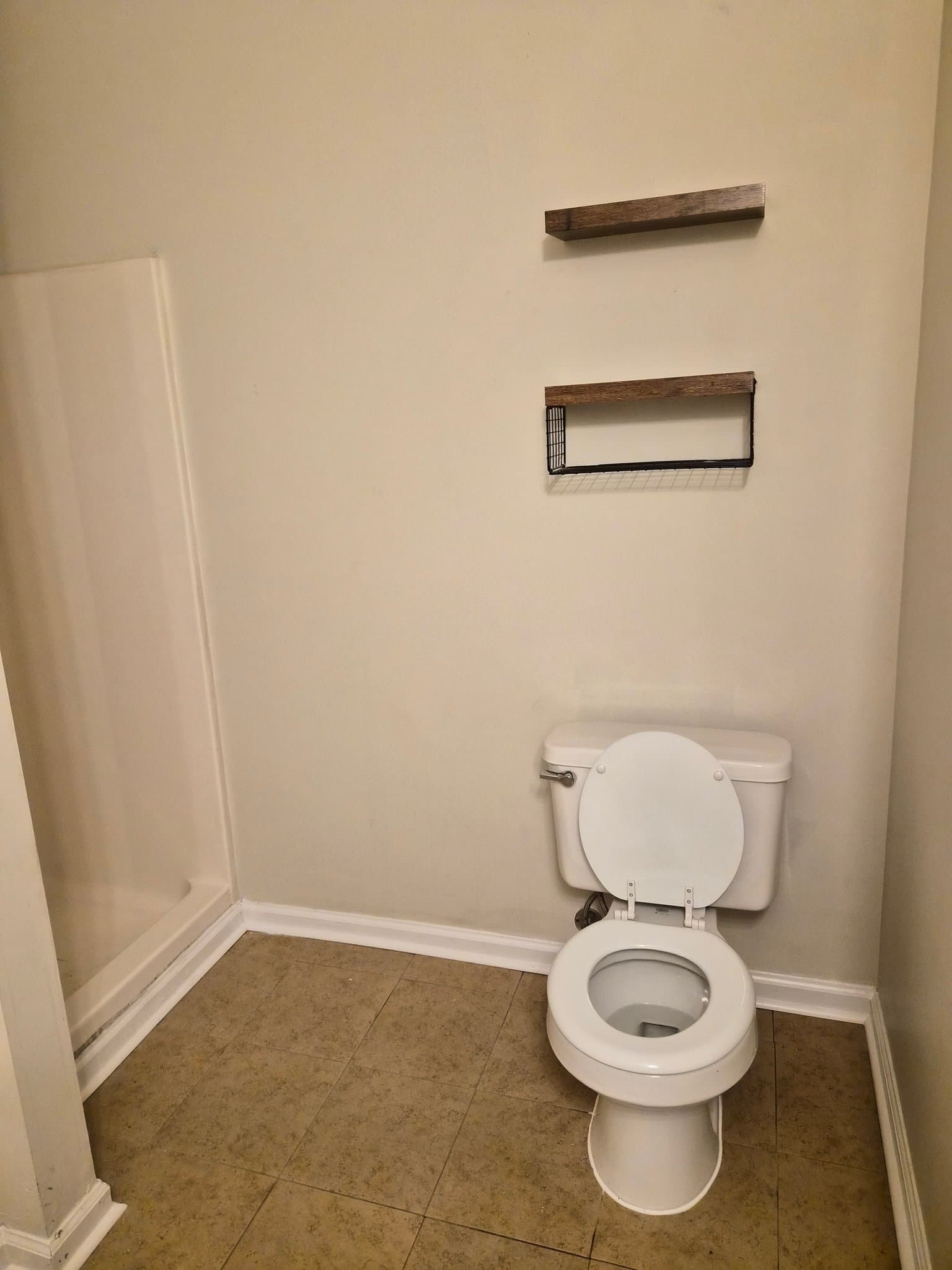 Newnan House: 23 Potomac Trl