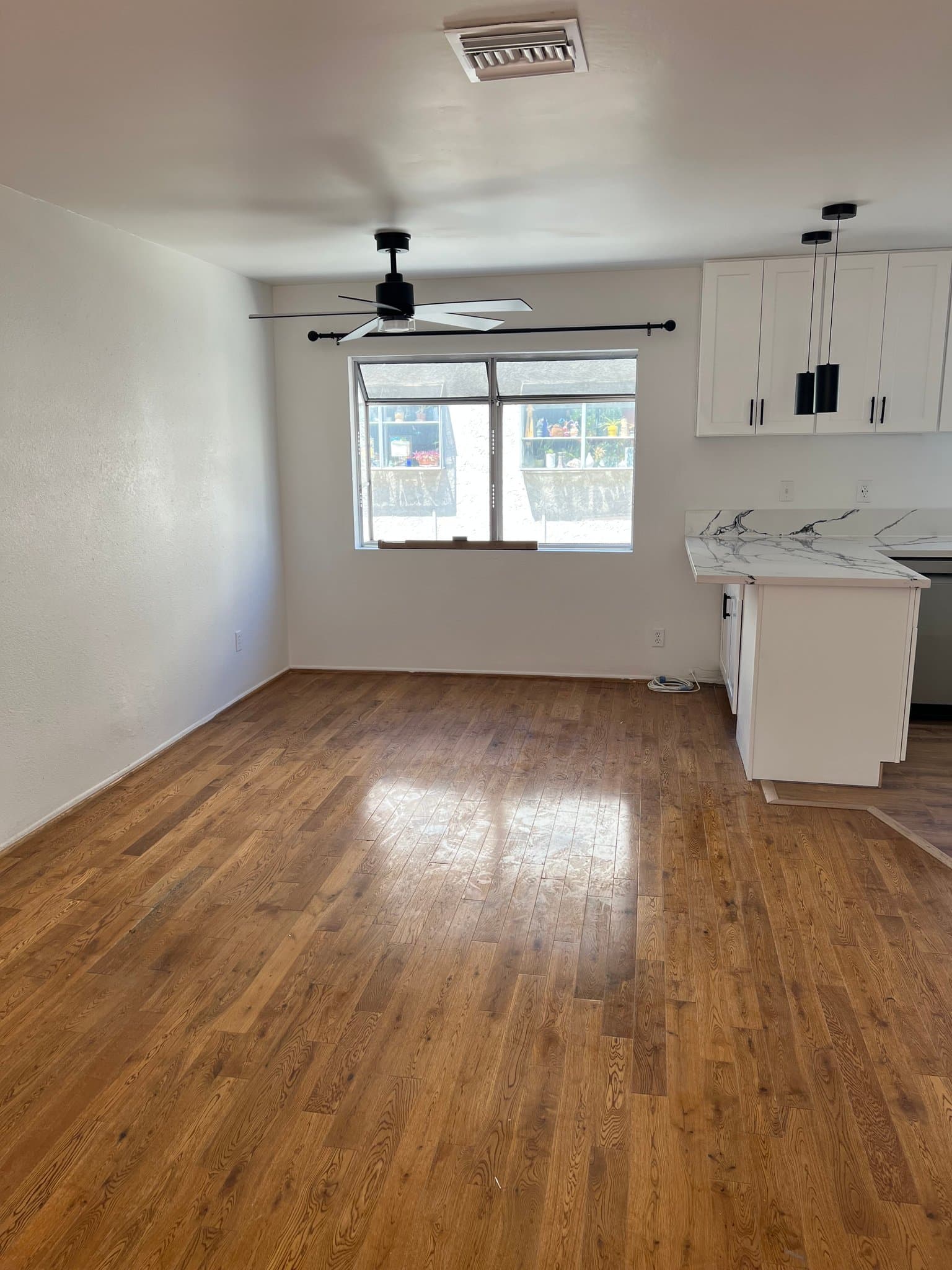 Los Angeles Condo: 1101 Laveta Terrace