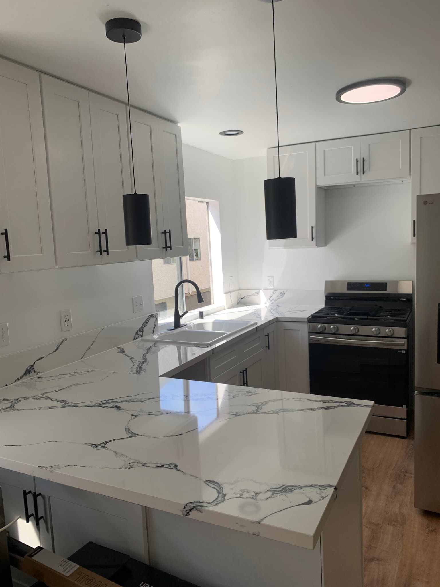 Los Angeles Condo: 1101 Laveta Terrace