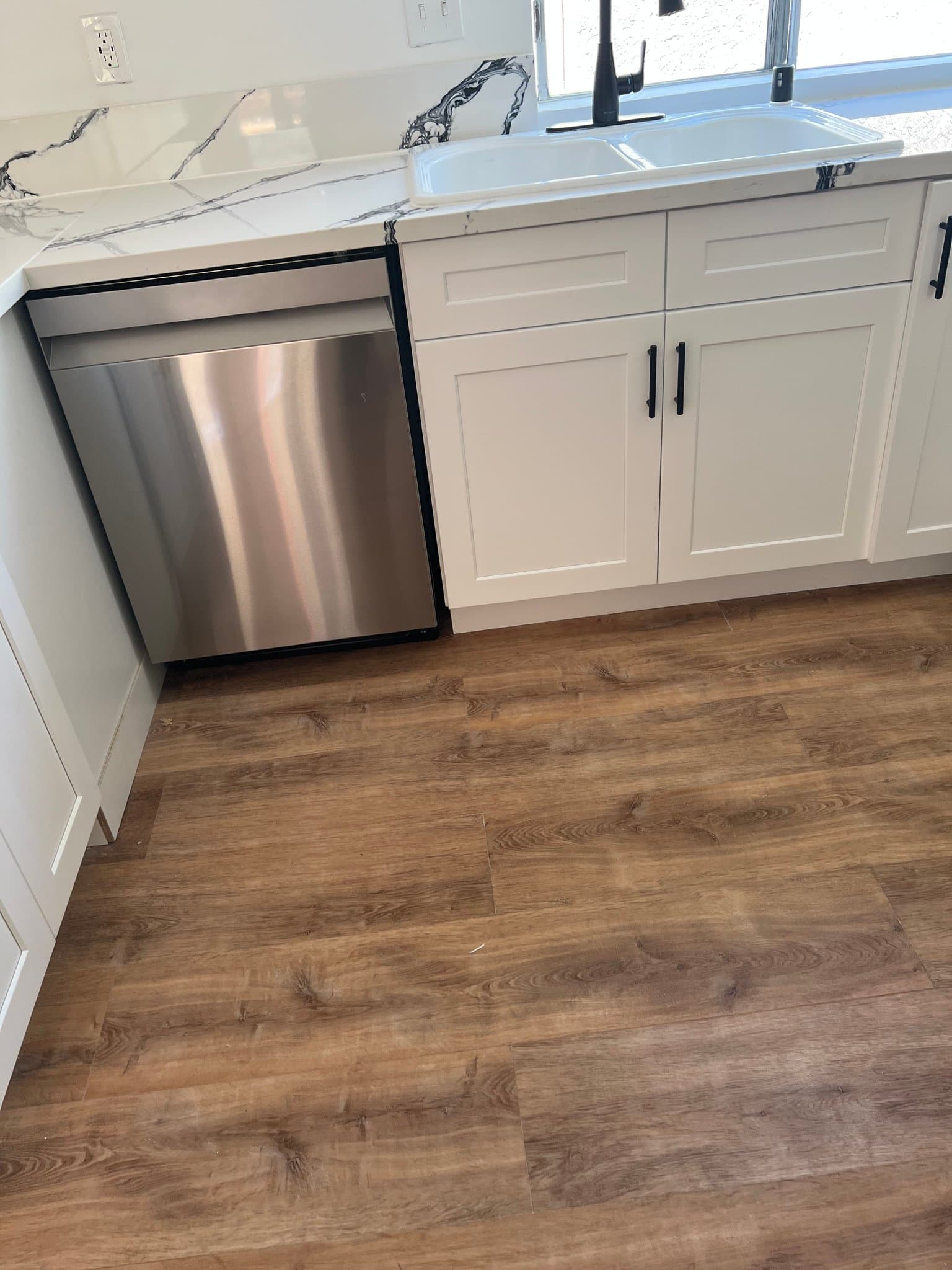 Los Angeles Condo: 1101 Laveta Terrace
