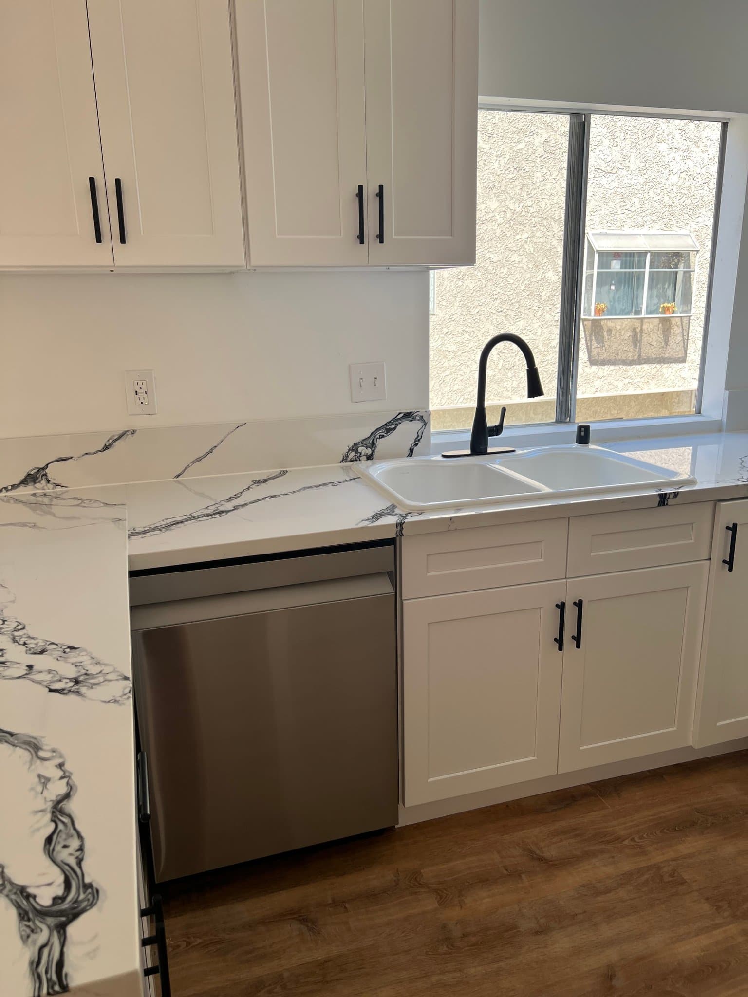 Los Angeles Condo: 1101 Laveta Terrace