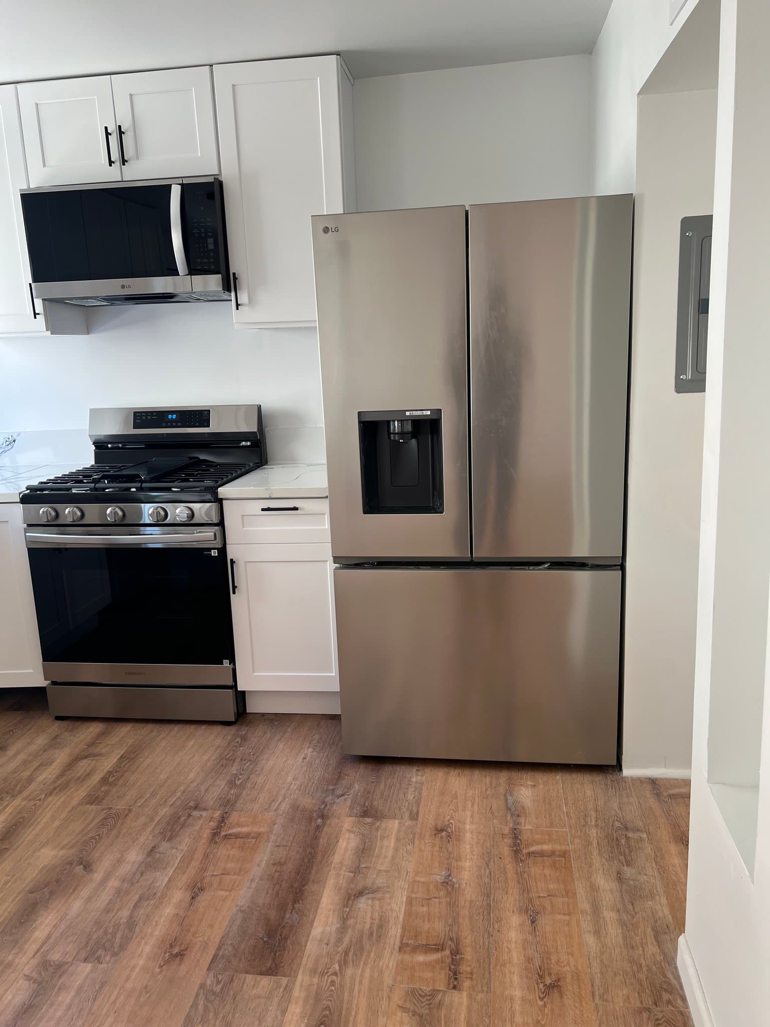 Los Angeles Condo: 1101 Laveta Terrace