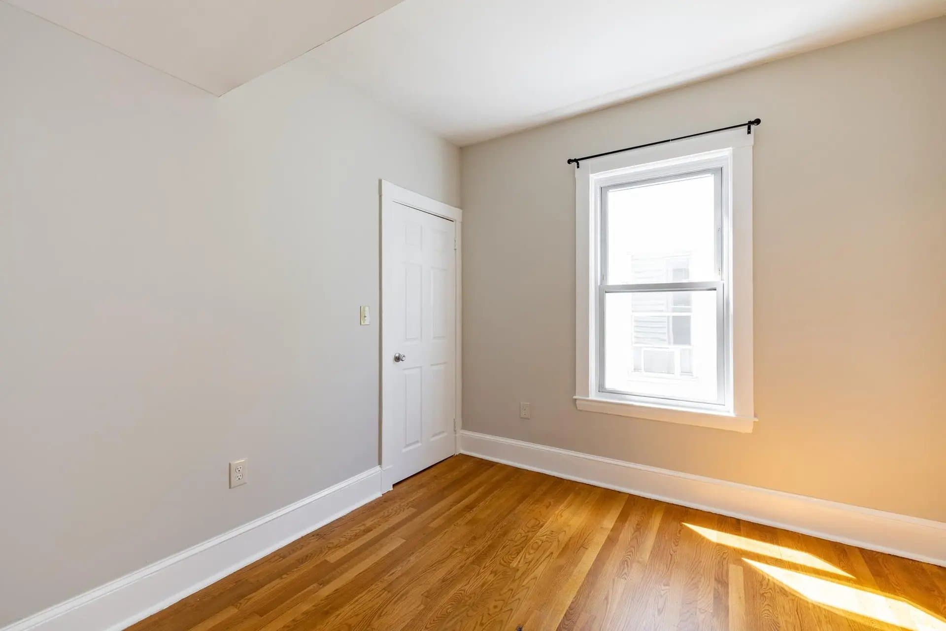 Somerville Apartment: 21 Rossmore St