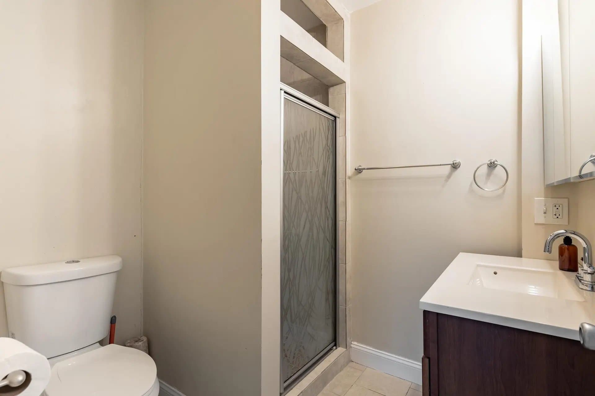 Somerville Apartment: 21 Rossmore St