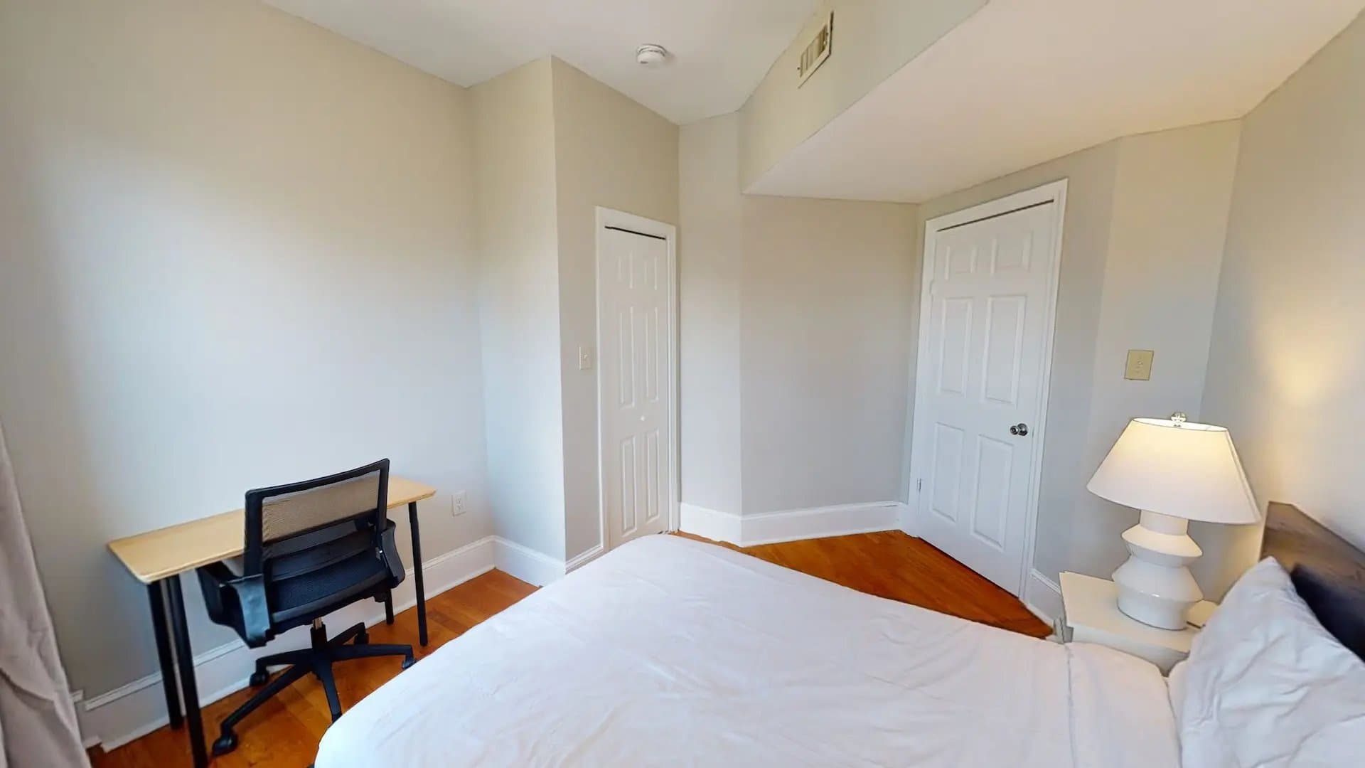 Somerville Apartment: 21 Rossmore St
