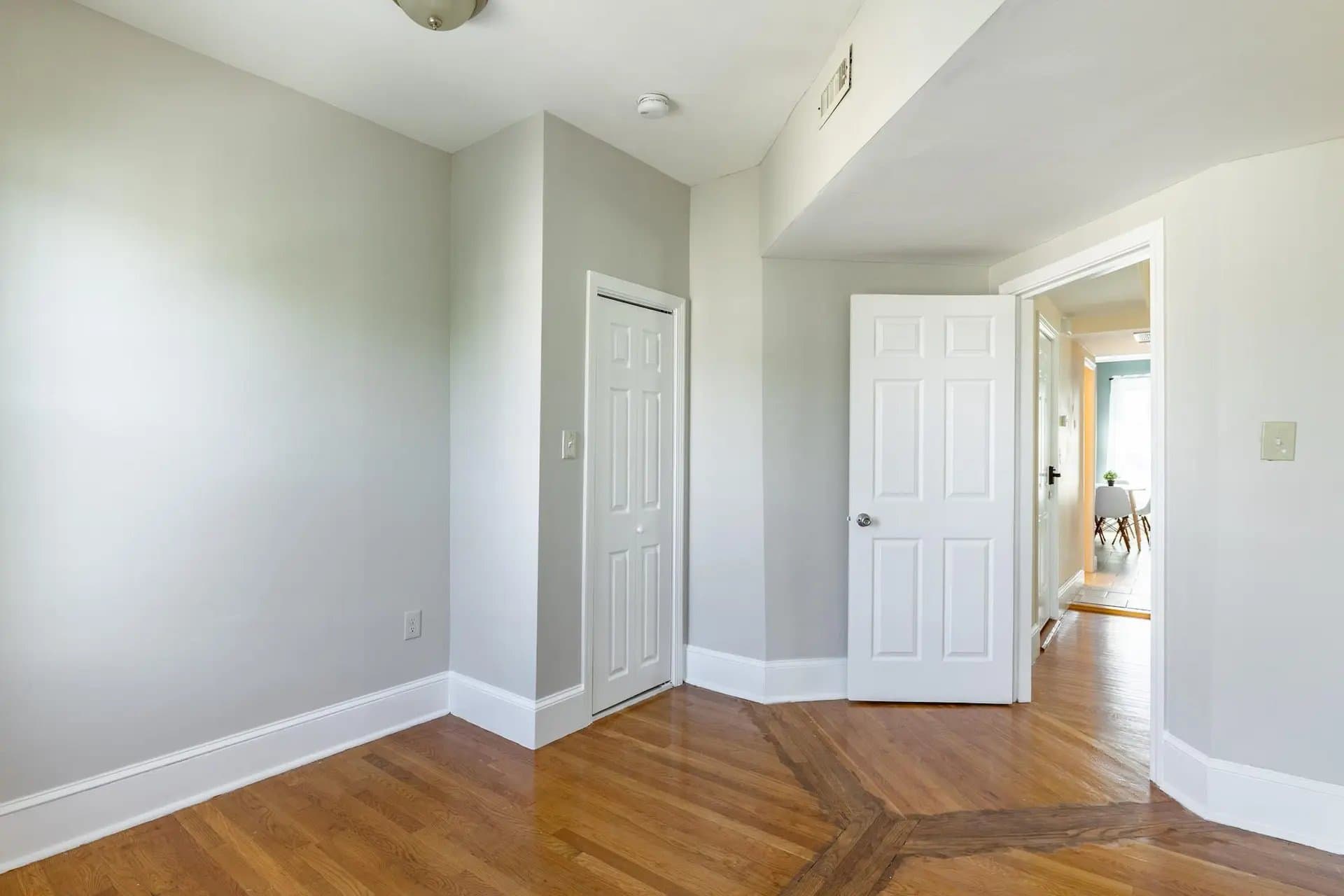 Somerville Apartment: 21 Rossmore St