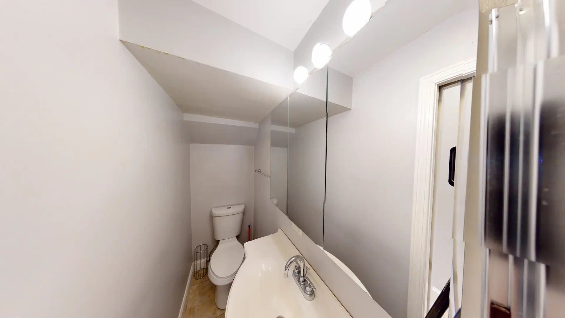 Somerville Apartment: 21 Rossmore St