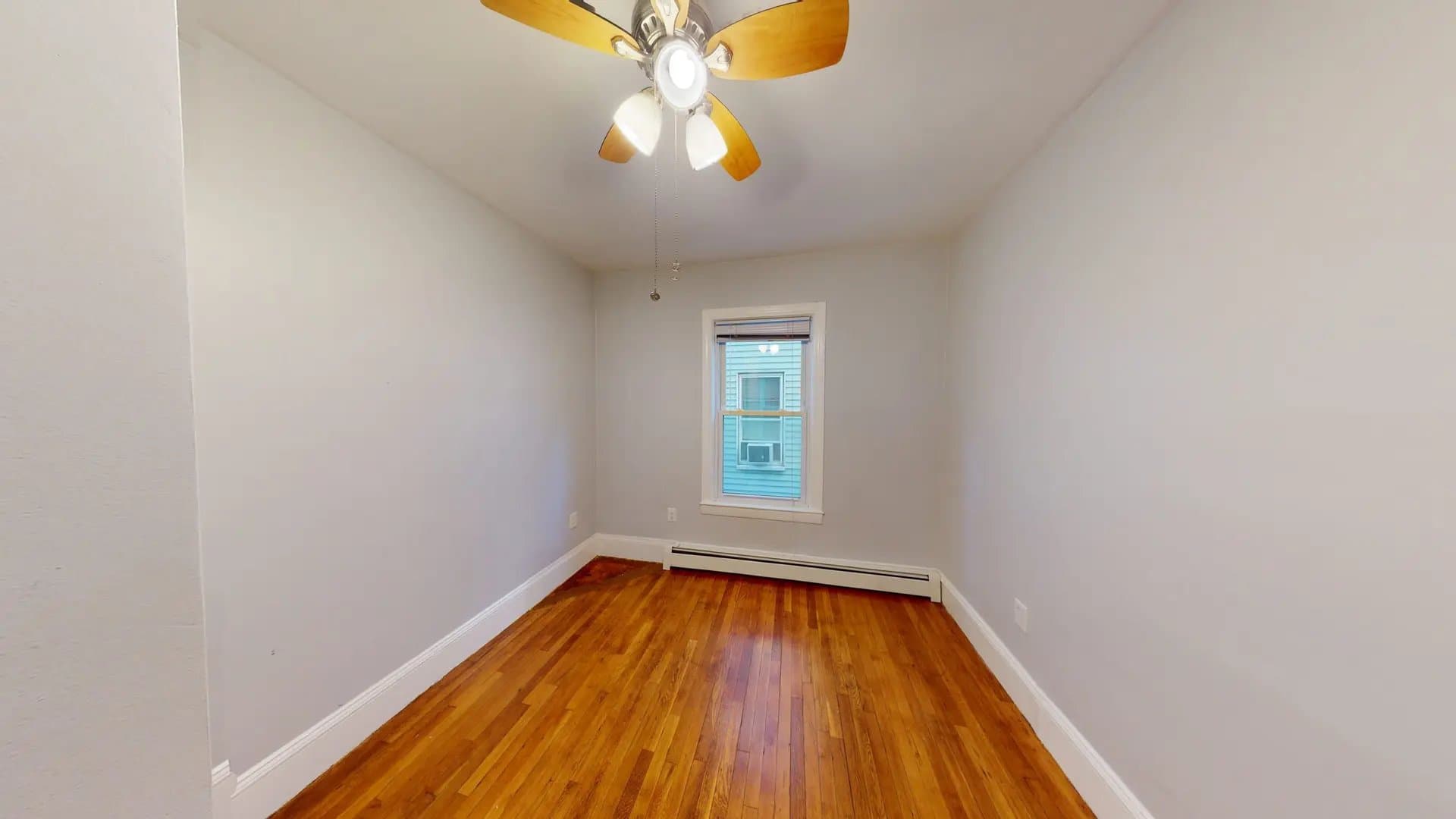 Somerville Apartment: 21 Rossmore St