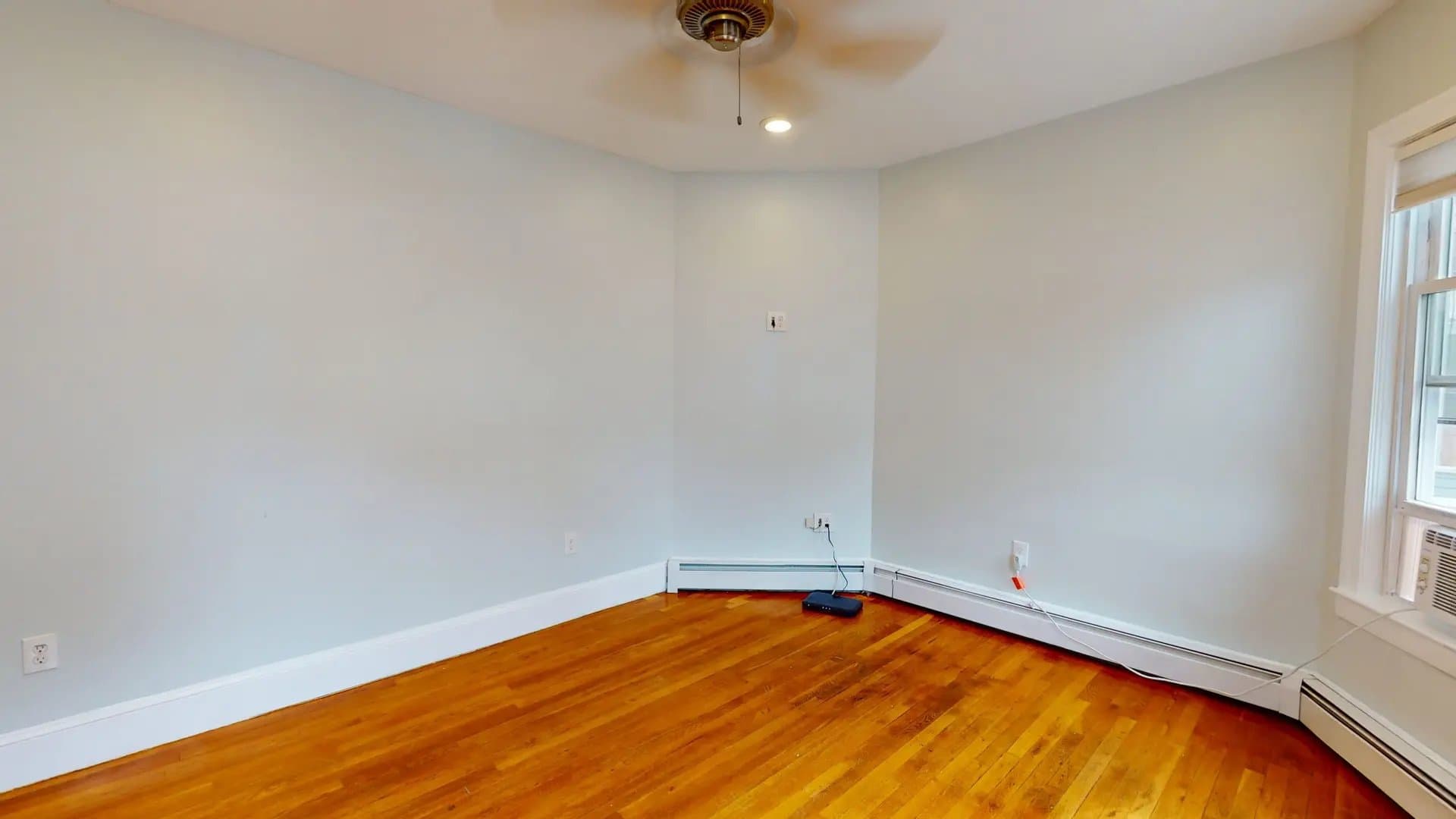 Somerville Apartment: 21 Rossmore St