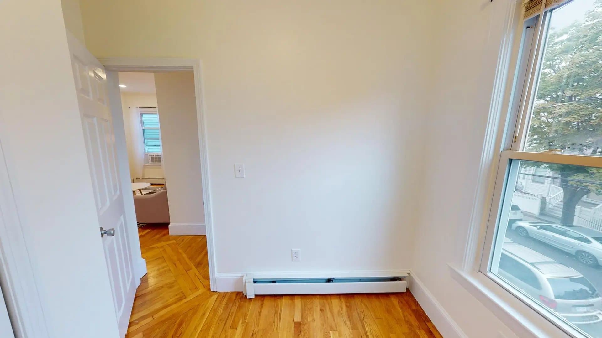 Somerville Apartment: 21 Rossmore St