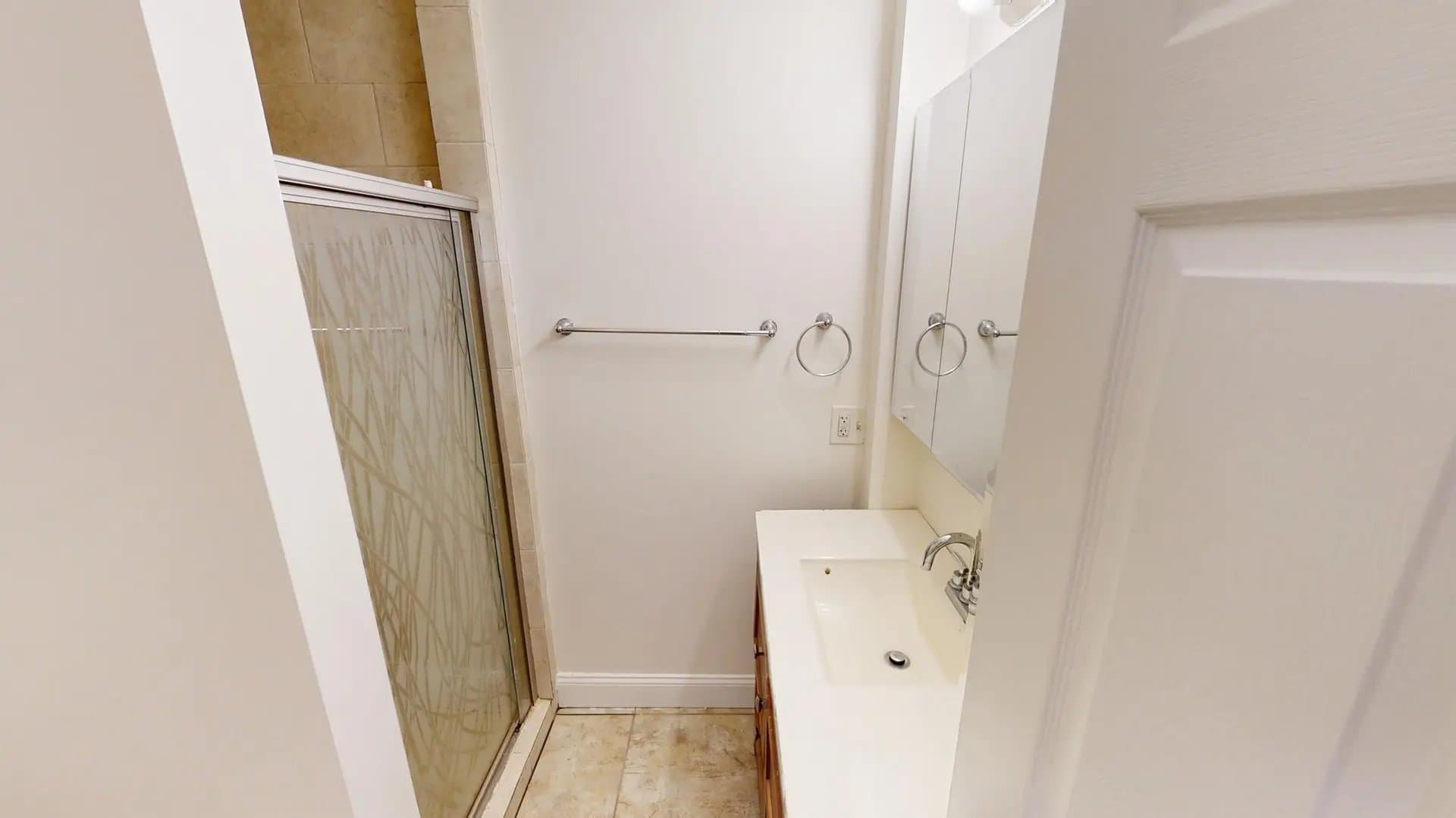 Somerville Apartment: 21 Rossmore St