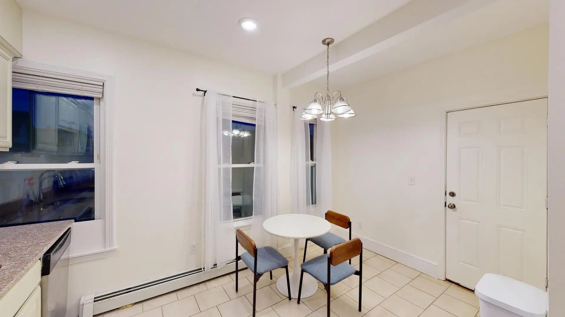 Somerville Apartment: 21 Rossmore St