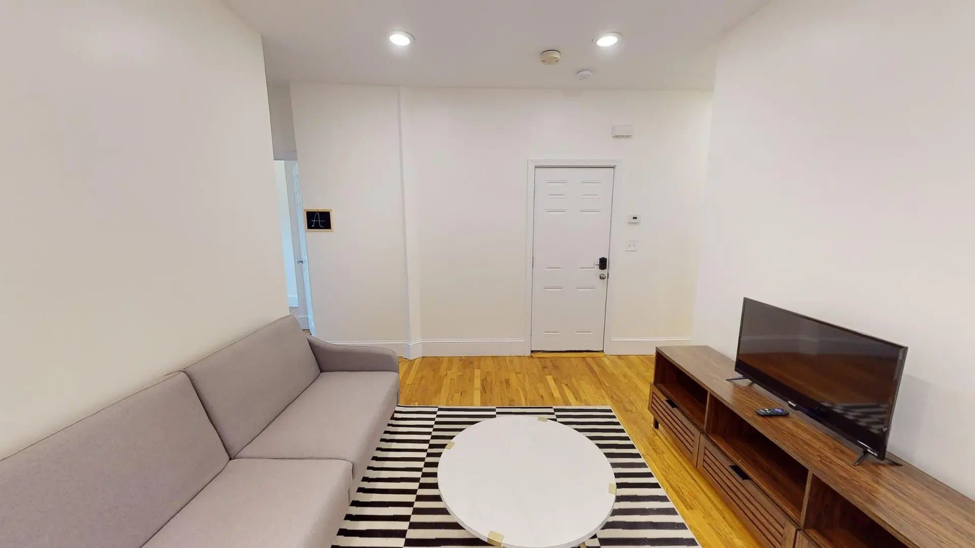 Somerville Apartment: 21 Rossmore St