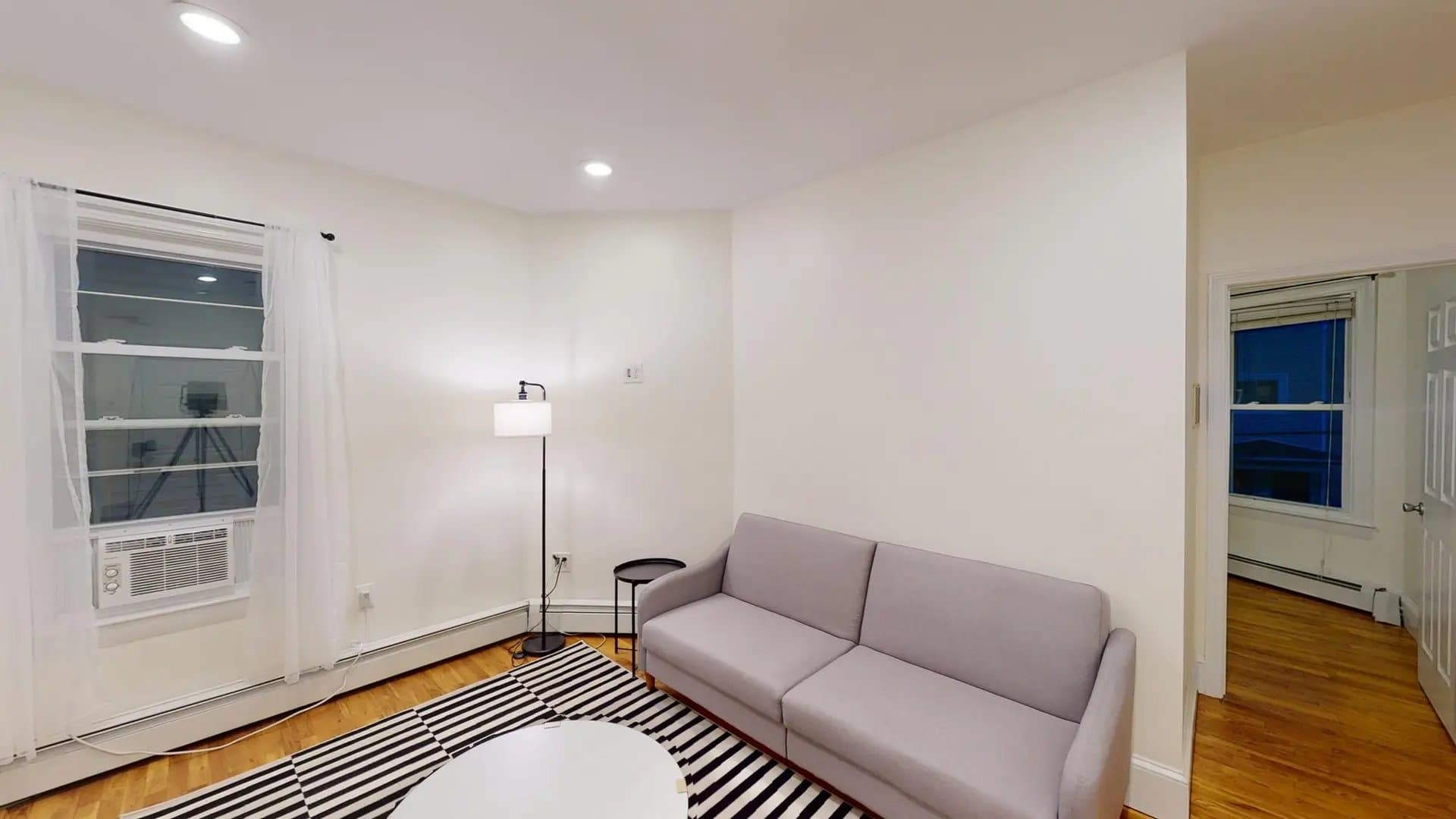 Somerville Apartment: 21 Rossmore St