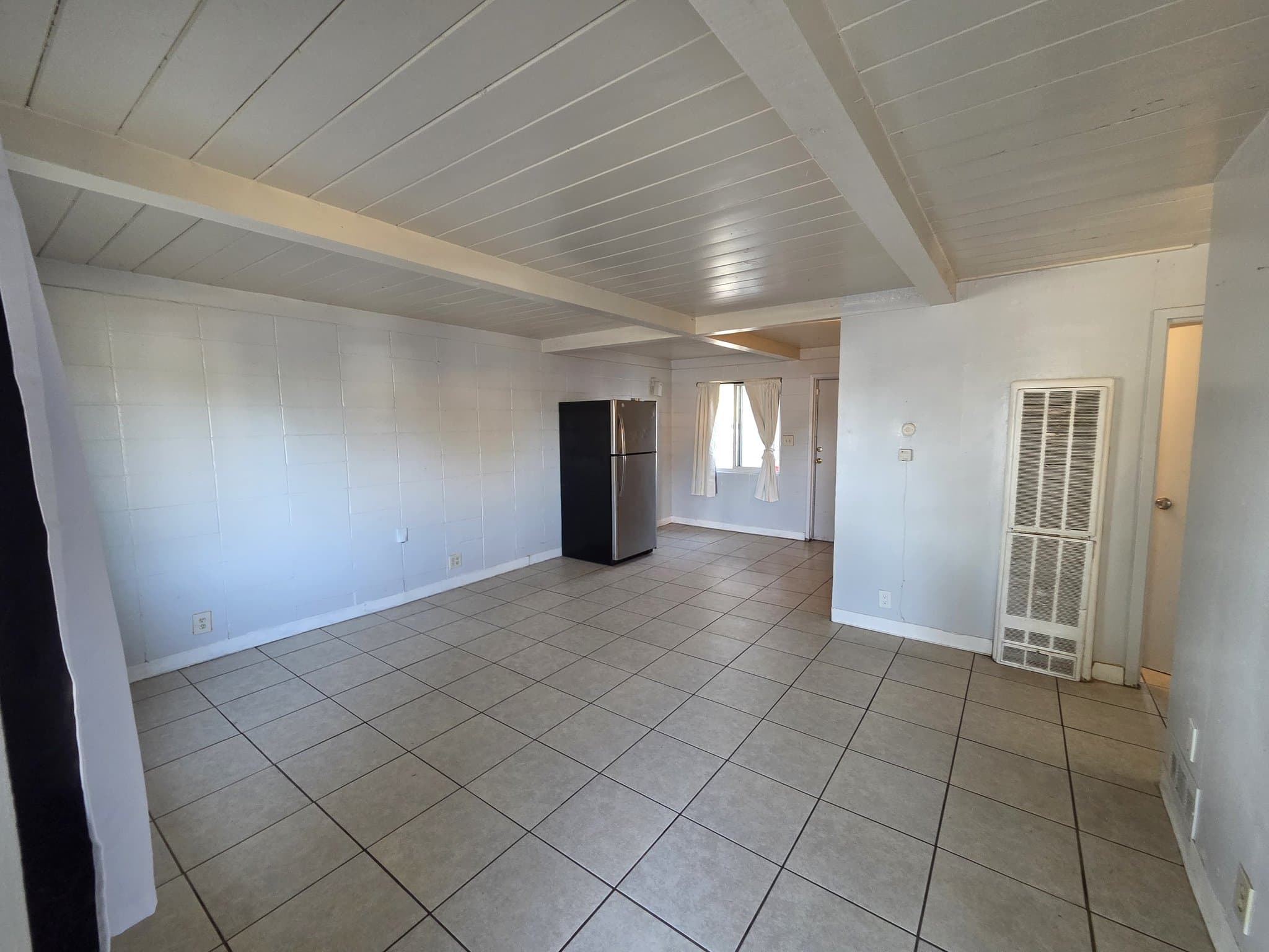 Fresno Apartment: 3 E San Joaquin St