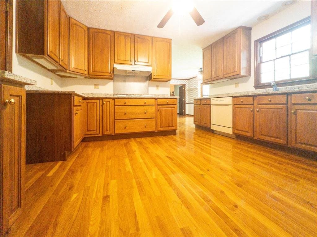 Tucker House: 965 Millbrook Court