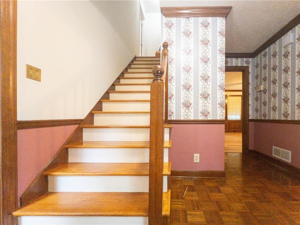Tucker House: 965 Millbrook Court