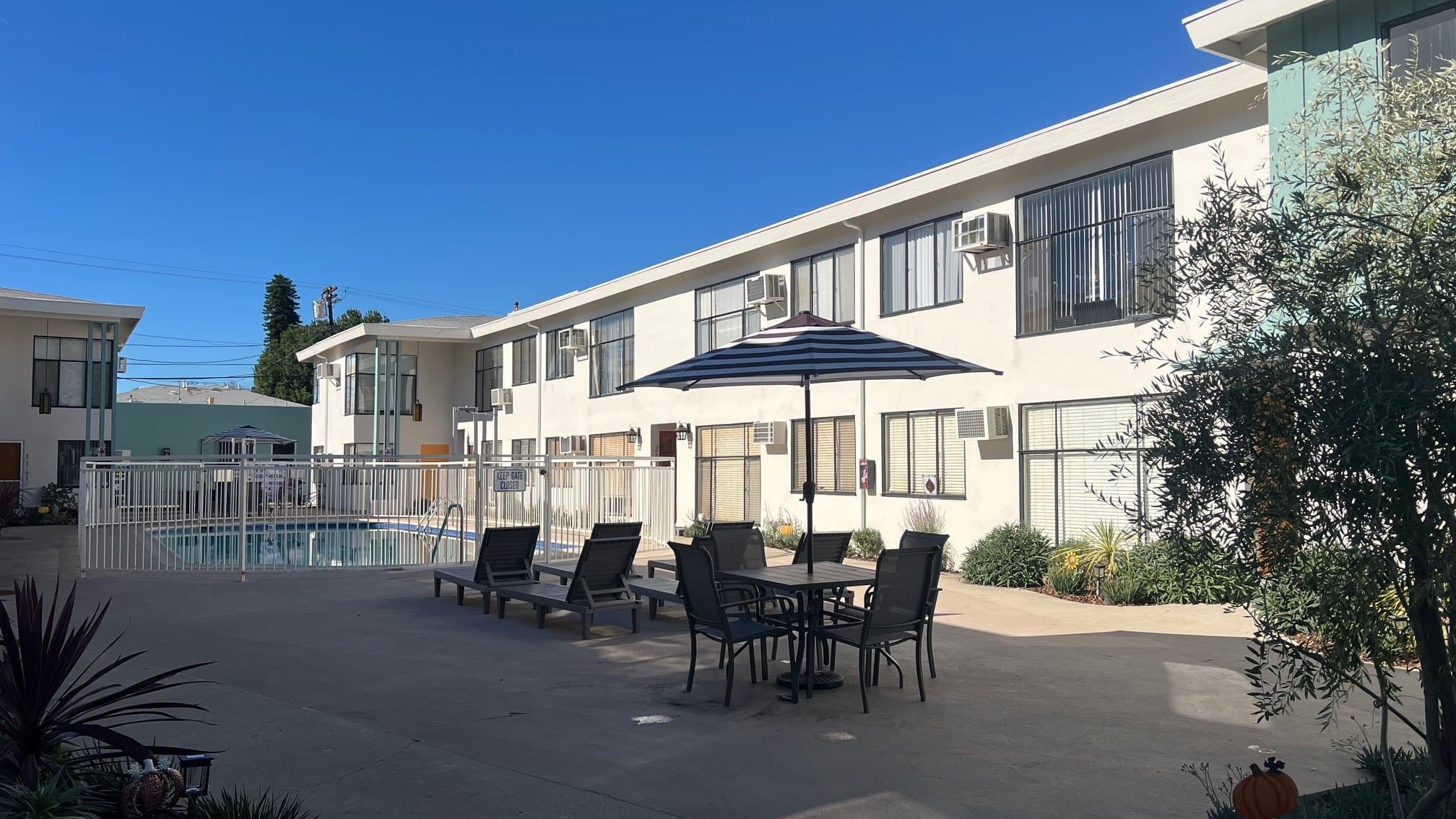 Sherman Oaks Apartment: 4469 Murietta Ave