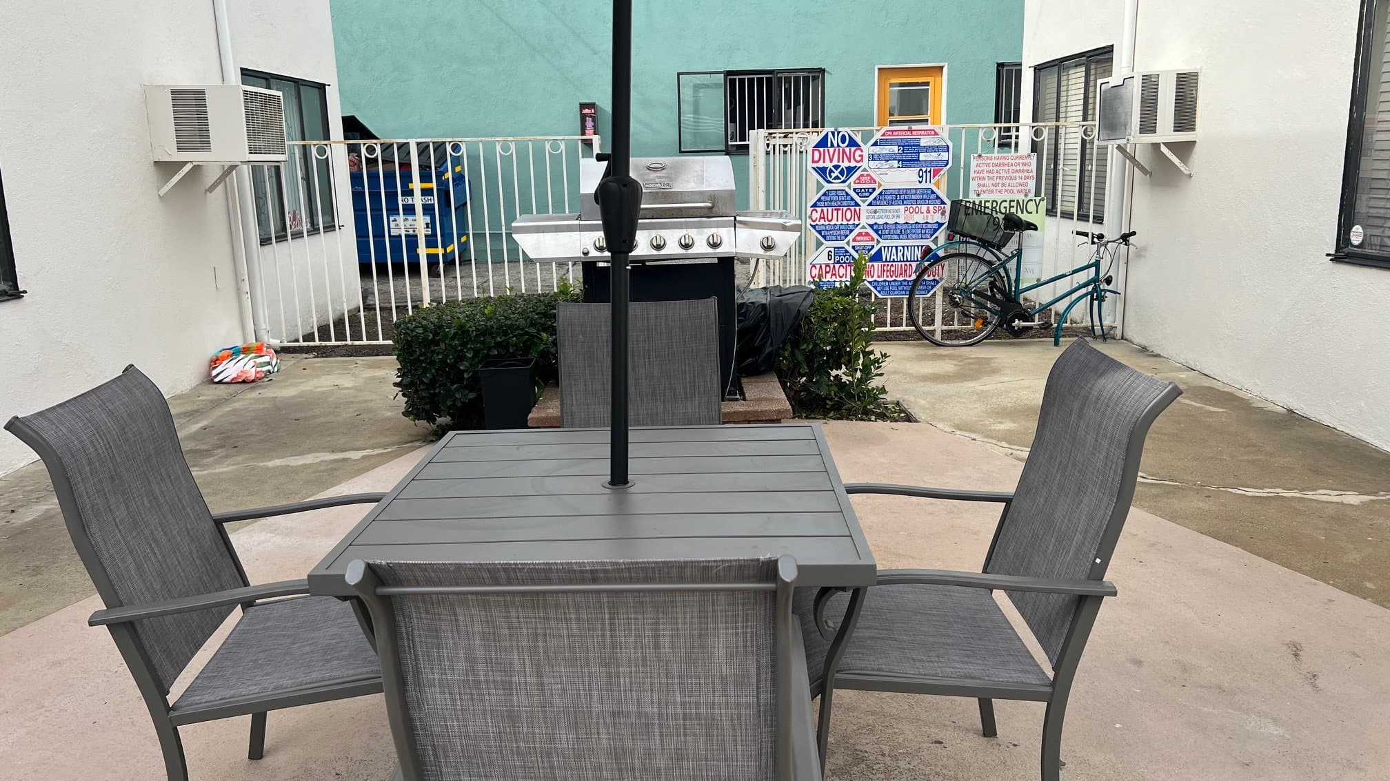 Sherman Oaks Apartment: 4469 Murietta Ave