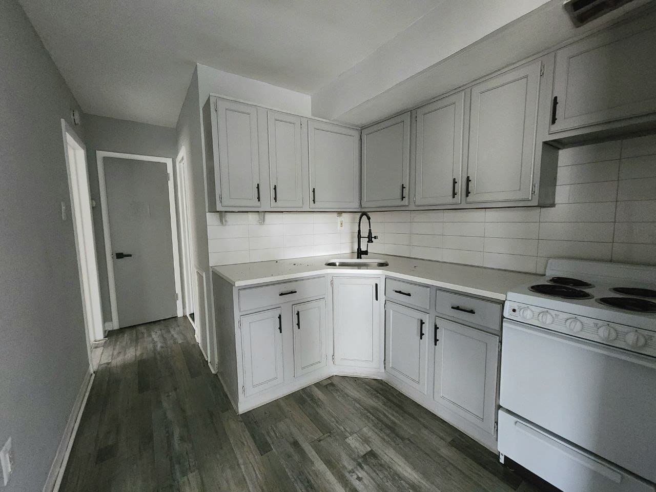Maple Shade Apartment: 615 E Main St