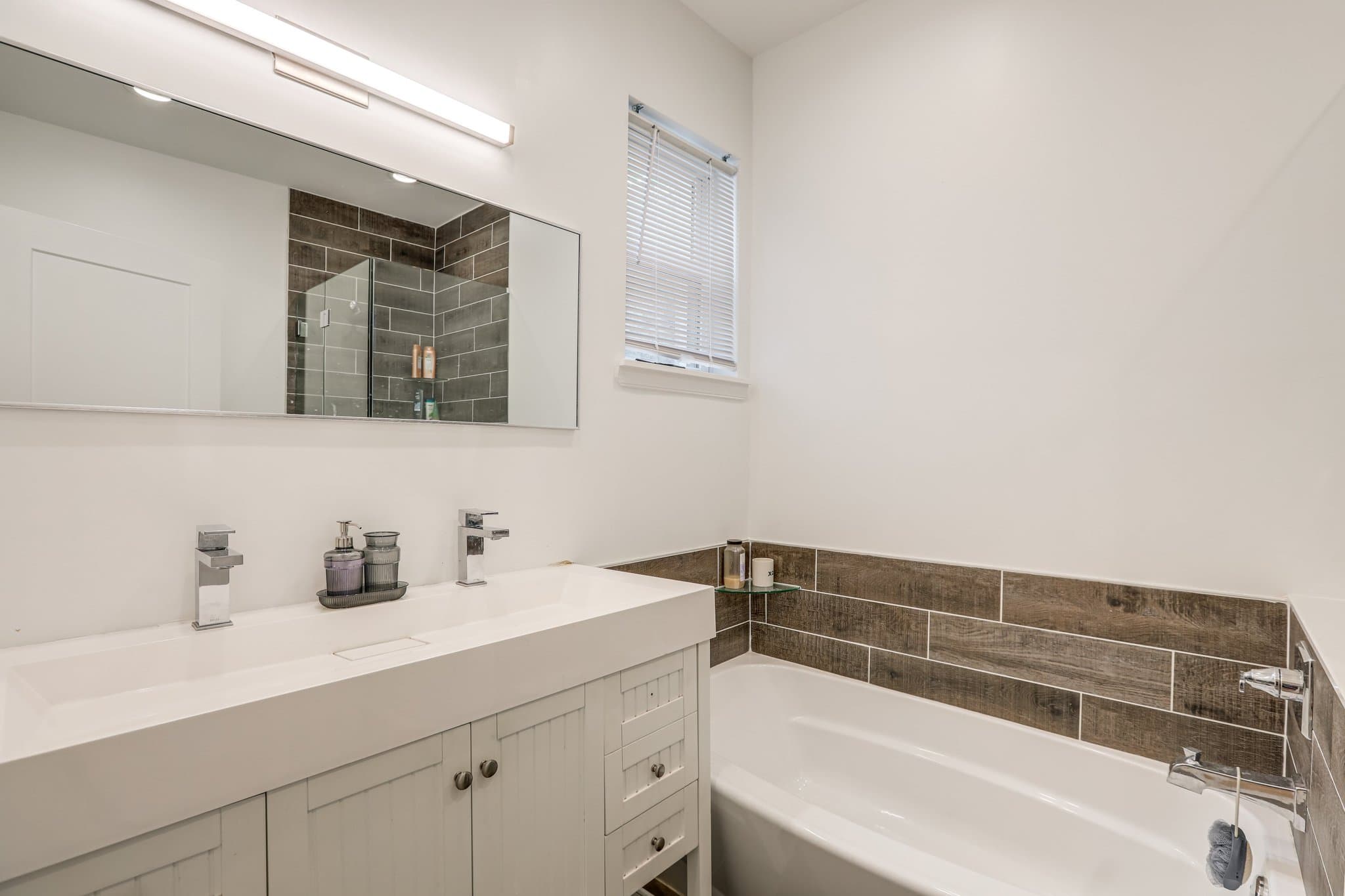 Philadelphia House: 1322 S Mole St