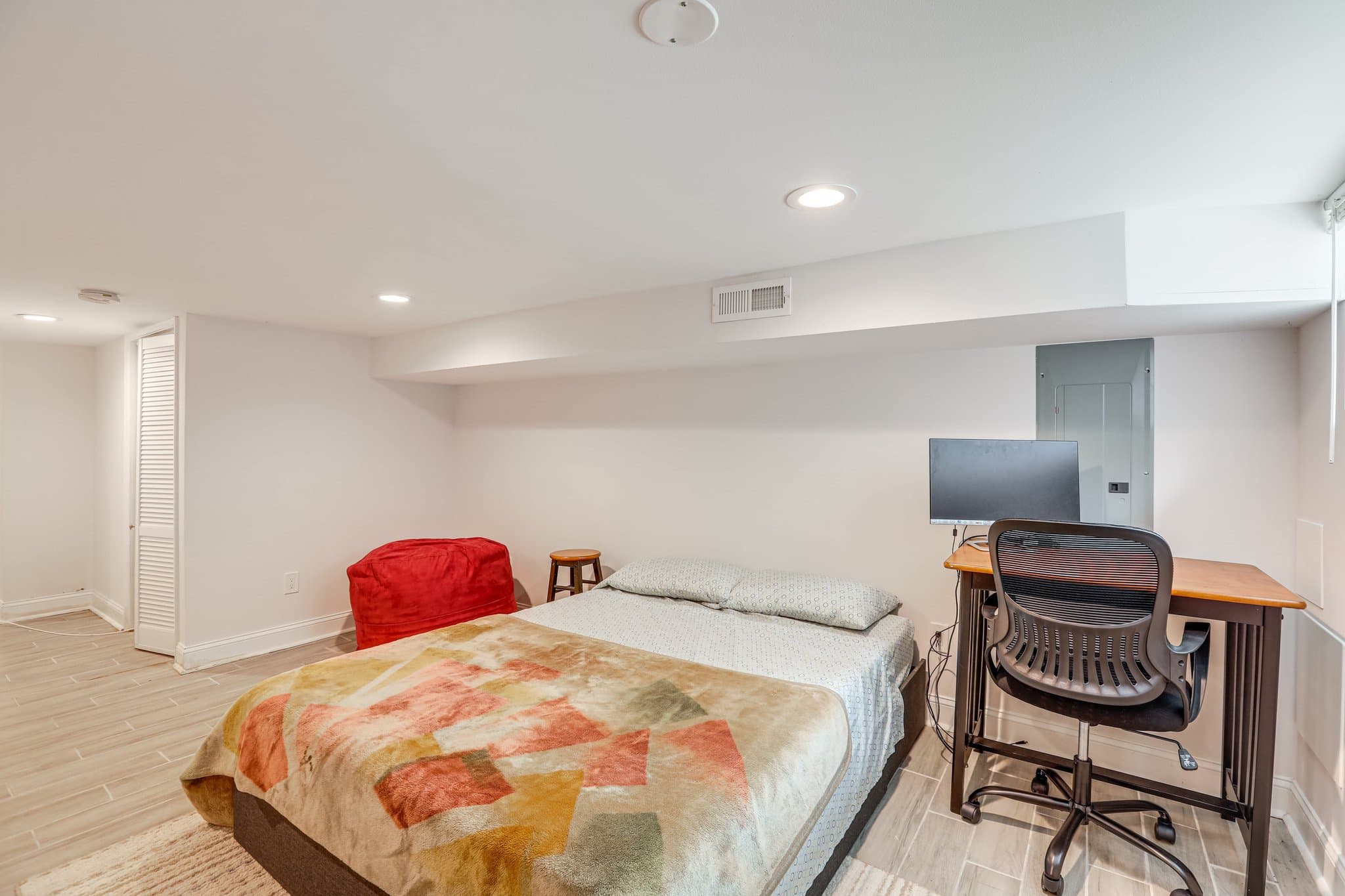 Philadelphia House: 1322 S Mole St