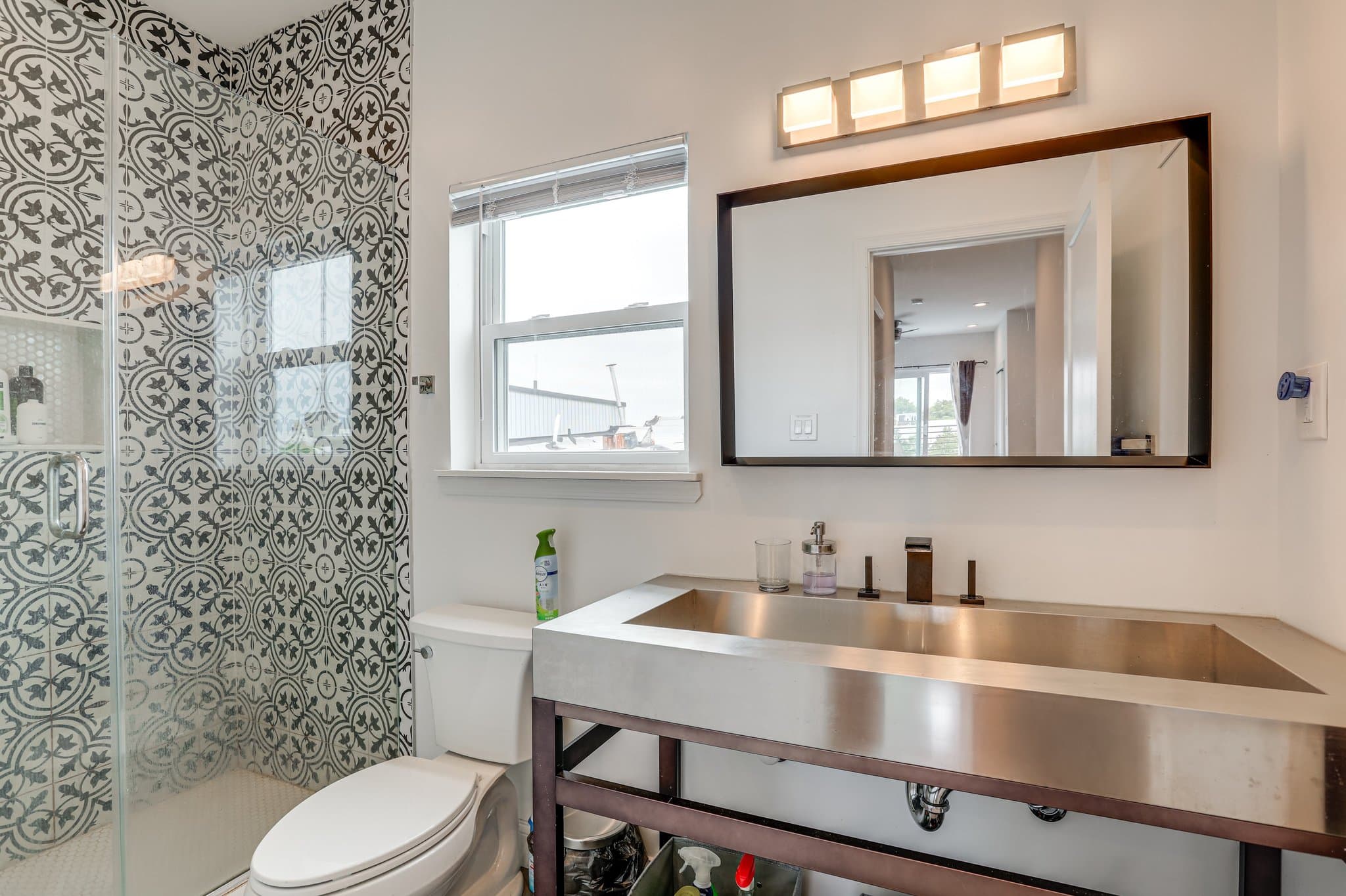 Philadelphia House: 1322 S Mole St