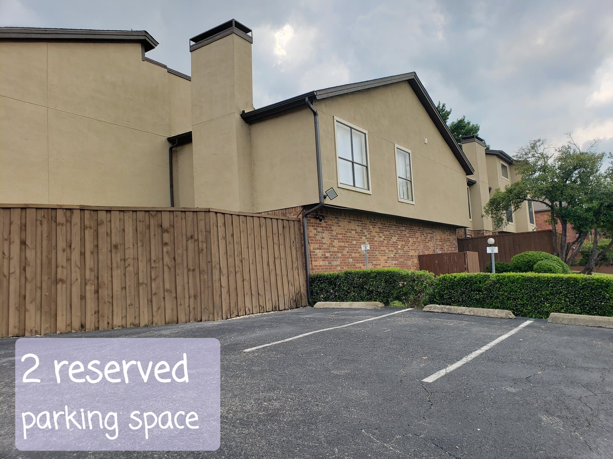 Dallas Townhome: 6723 Eastridge Dr