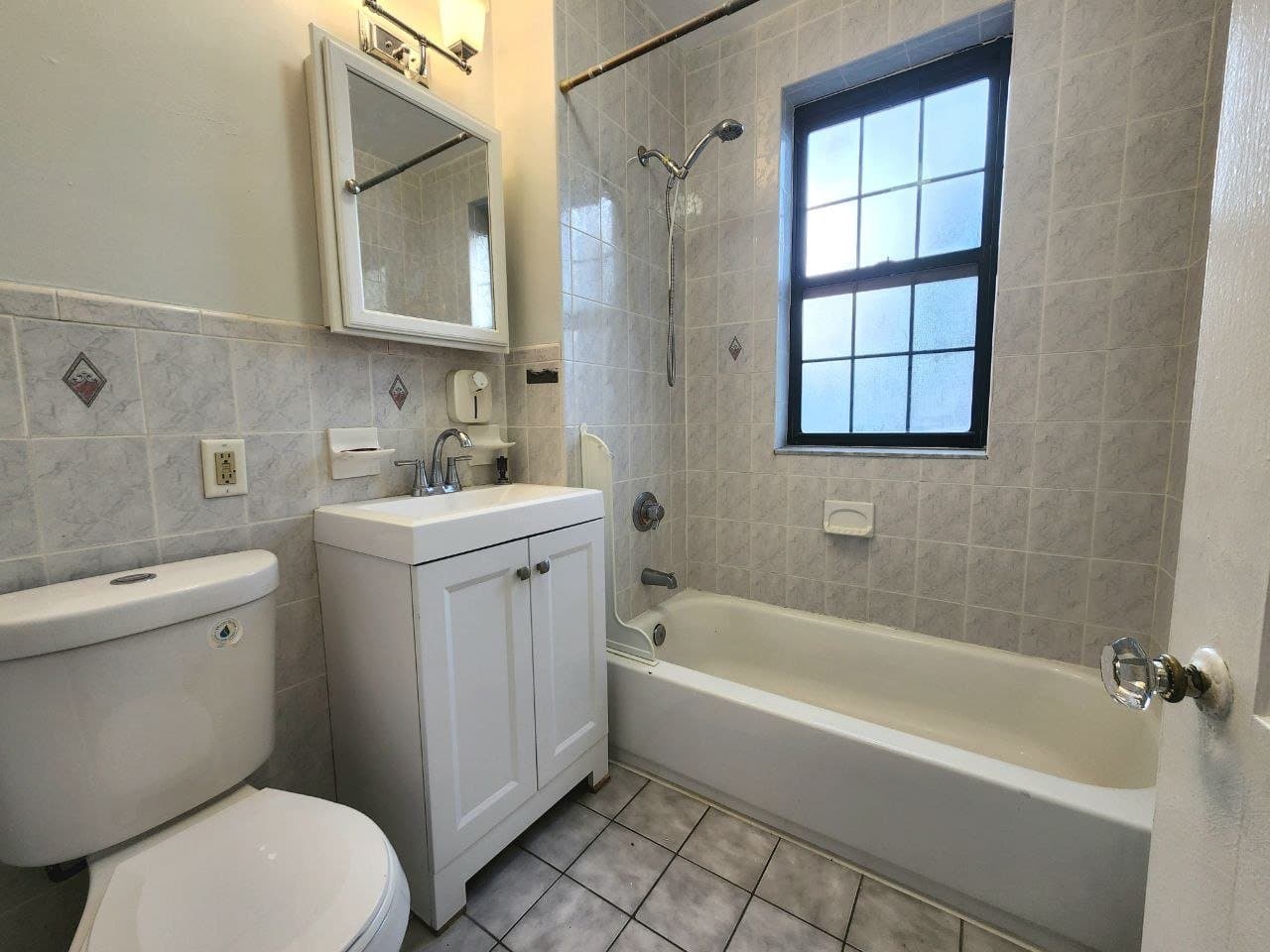 Audubon Apartment: 109 Chestnut St