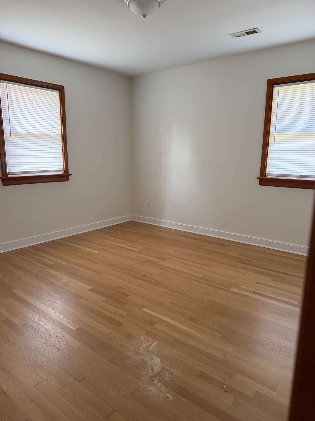 Henrico House: 518 E Washington St