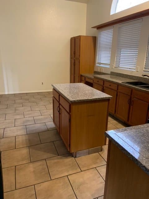Gilbert House: 1338 E Encinas Ave