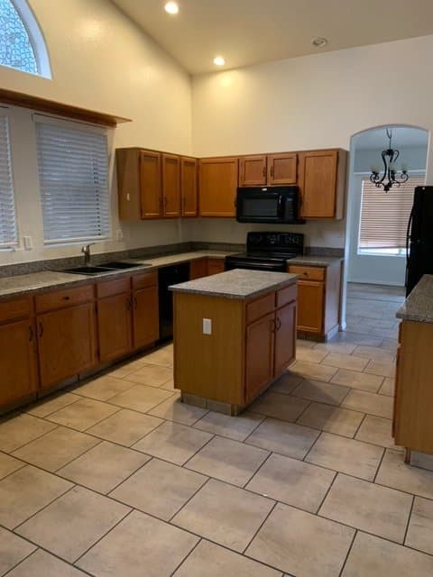 Gilbert House: 1338 E Encinas Ave