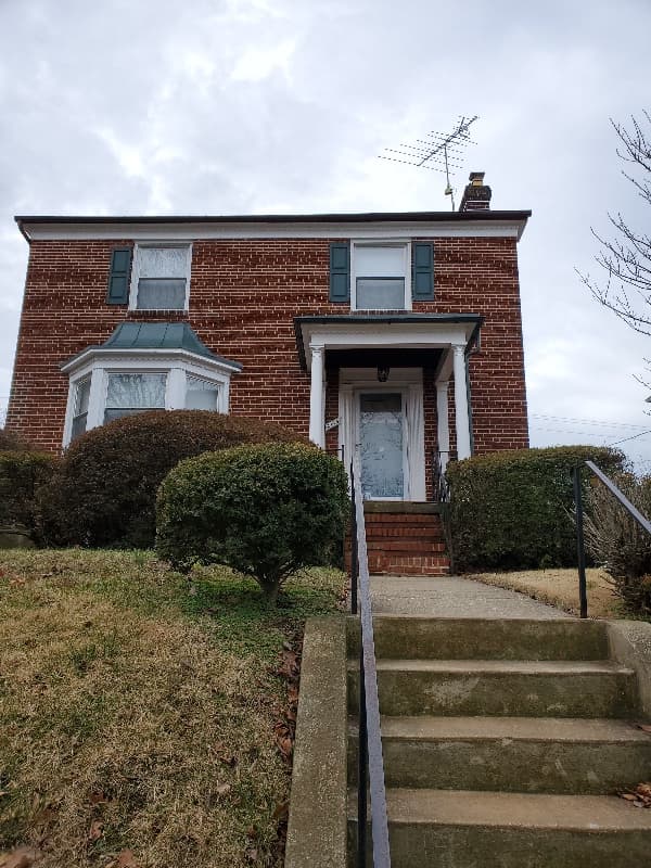Baltimore House: 2415 Chesterfield Ave