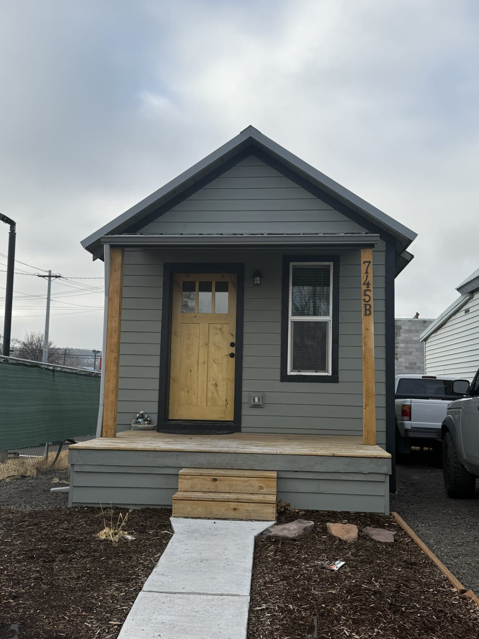 Prineville House: 745 NE Belknap St
