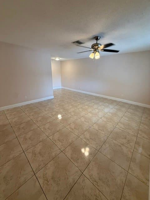 Sunrise Apartment: 5972 nw 19th street