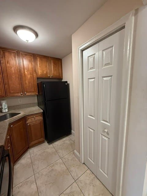 Sunrise Apartment: 5972 nw 19th street