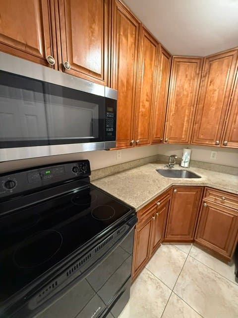 Sunrise Apartment: 5972 nw 19th street