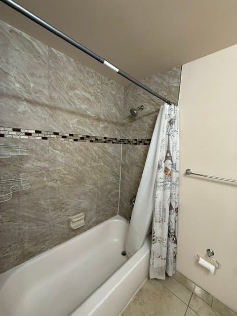 Sunrise Apartment: 5972 nw 19th street