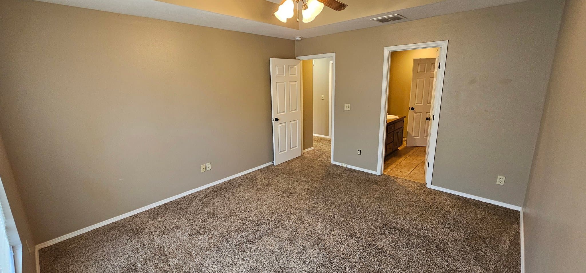 Springfield House: 1332 S Lexington Ave