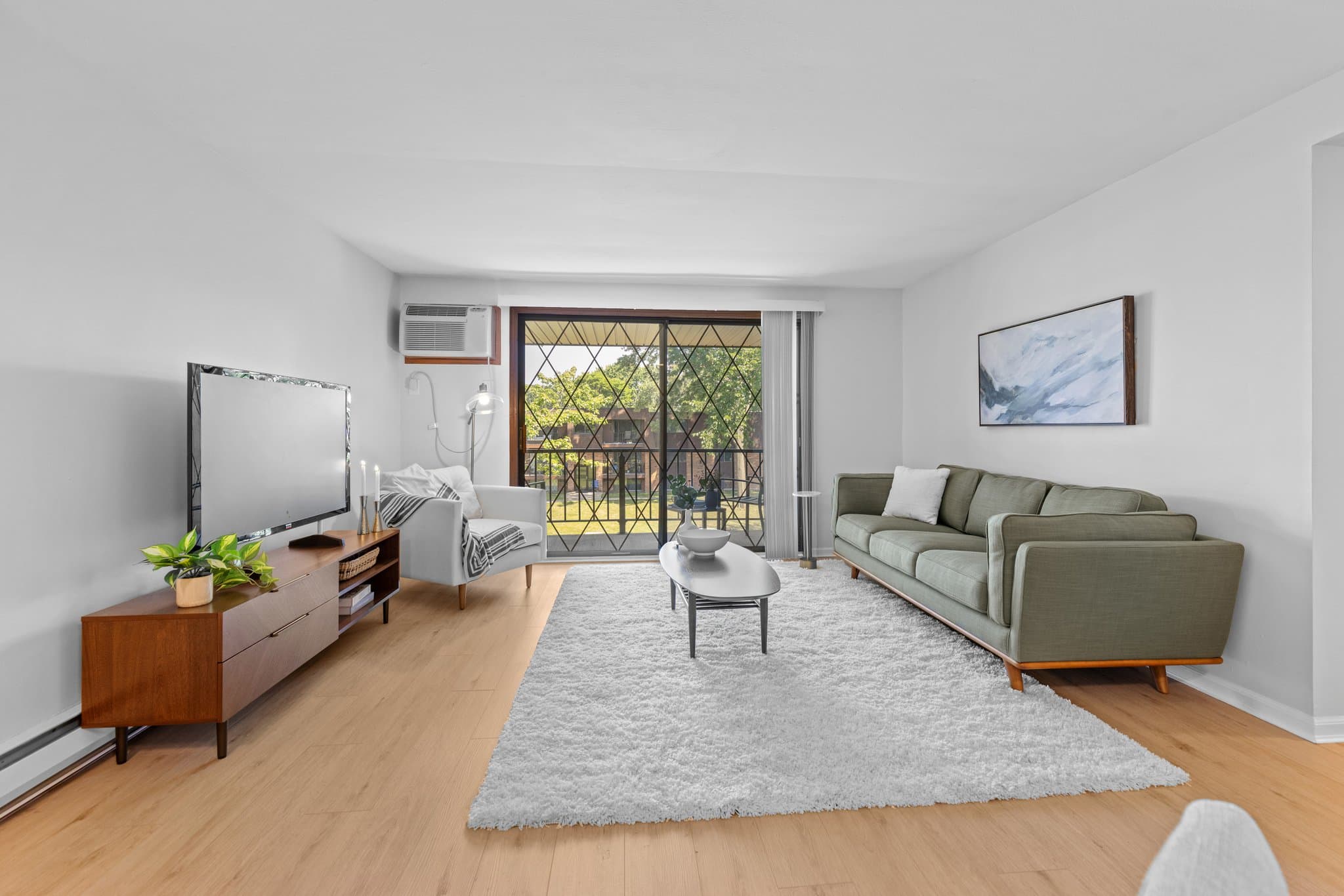 Liverpool Apartment: 7300 Cedar Post Rd