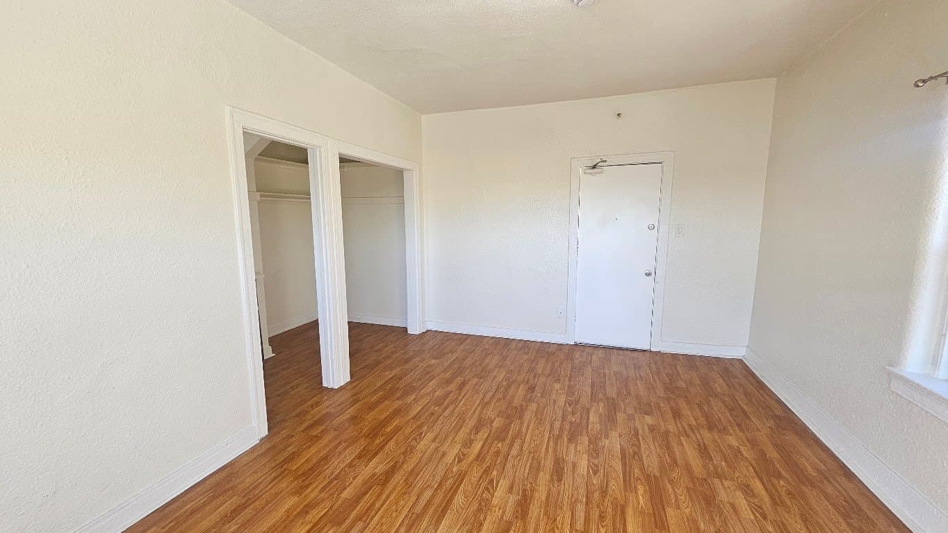 Los Angeles Apartment: 844 S Westlake Ave